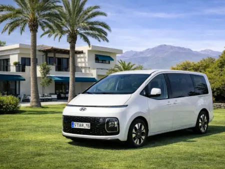 Hyundai Staria 9-Seat - car rental in Tenerife