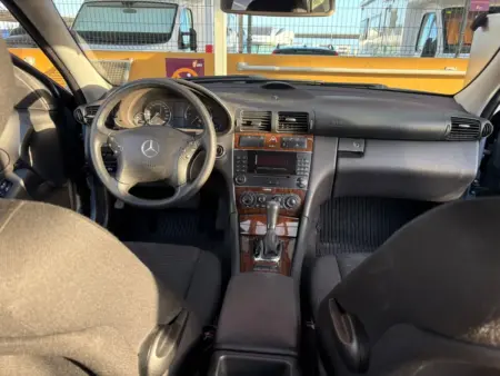 Foto Mercedes-Benz C200 W203 – 9