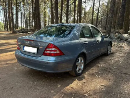 Foto Mercedes-Benz C200 W203 – 11