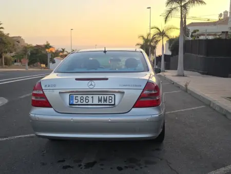 Foto Mercedes-Benz C200 W203 – 12