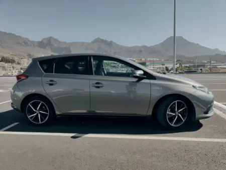 Foto Toyota Auris Hybrid – 4