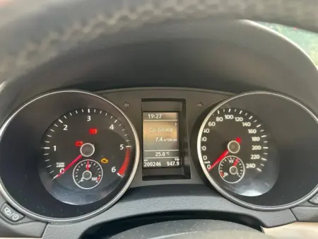 Foto Volkswagen Golf VI Cabriolet 1.6 TDI – 4